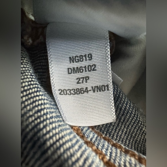 The Petite High-Rise Slim Boyjean in Twyford Wash 27 P - Picture 5 of 8